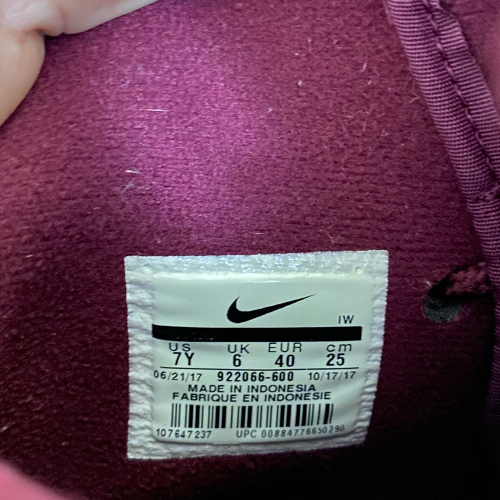 Nike size 7 - Picture 4 of 4
